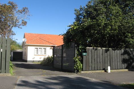 Photo of property in 216 College Street, West End, Palmerston North, 4412