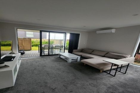 Photo of property in 20 Wai Place, Westgate, Auckland, 0614