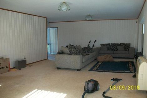 Photo of property in 1/202 Edmonton Road, Te Atatu South, Auckland, 0610