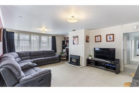 Photo of property in 47 Arimu Road, Papakura, 2110