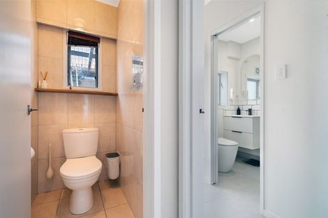 Photo of property in 229 Golf Road, Titirangi, Auckland, 0604