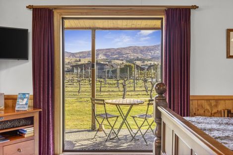 Photo of property in 1 Shortcut Road, Cromwell, 9310