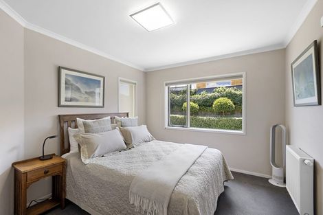 Photo of property in 9a Del Mar Place, Merrilands, New Plymouth, 4312