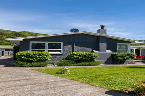 Photo of property in 27 Kent Street, Picton, 7220