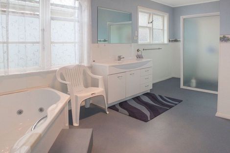 Photo of property in 18 Hulke Street, Foxton, 4814