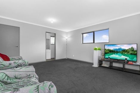 Photo of property in 367 Roscommon Road, Clendon Park, Auckland, 2103
