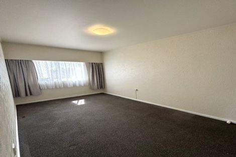 Photo of property in 59 Lincoln Park Avenue, Massey, Auckland, 0614