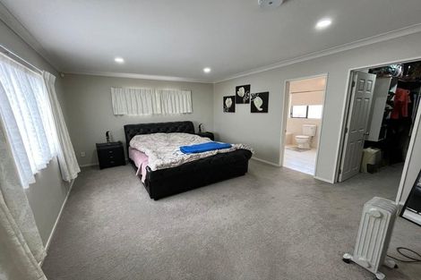 Photo of property in 98 Meadowland Drive, Somerville, Auckland, 2014