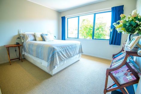 Photo of property in 19a Paparoa Road, Cockle Bay, Auckland, 2014