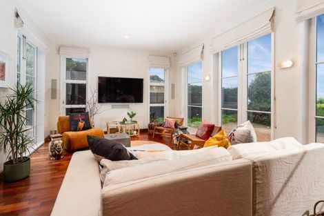 Photo of property in 69 Marine Parade, Seatoun, Wellington, 6022