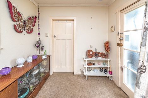 Photo of property in 1 Manuka Street, Castlecliff, Whanganui, 4501