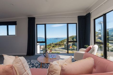 Photo of property in 46 Domett Street, Newlands, Wellington, 6037