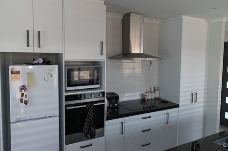 Photo of property in 108 Whakaturou Crescent, Pyes Pa, Tauranga, 3112