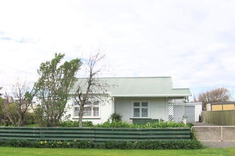 Photo of property in 13 Shortt Street, Foxton Beach, Foxton, 4815