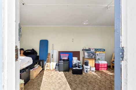 Photo of property in 15 Bull Street, Bulls, 4818