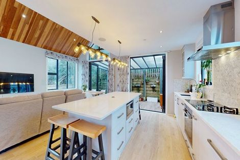 Photo of property in 221c Karori Road, Karori, Wellington, 6012