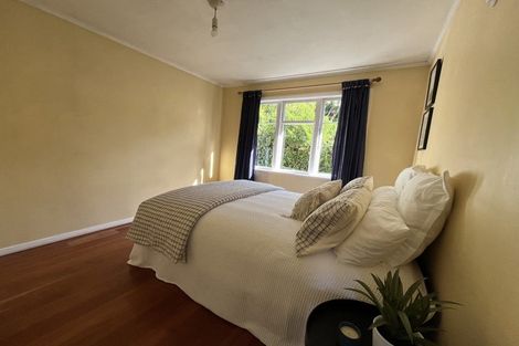 Photo of property in 22 Lyndfield Lane, Newlands, Wellington, 6037