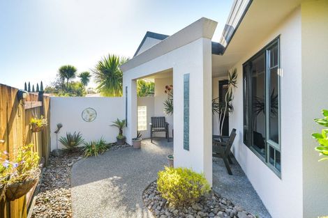 Photo of property in 39 Logan Way, Kelvin Grove, Palmerston North, 4414