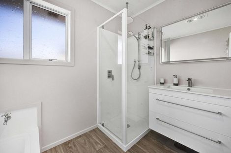 Photo of property in 16 Reid Avenue, Hawera, 4610