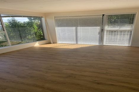 Photo of property in 13 Cockayne Crescent, Sunnynook, Auckland, 0620