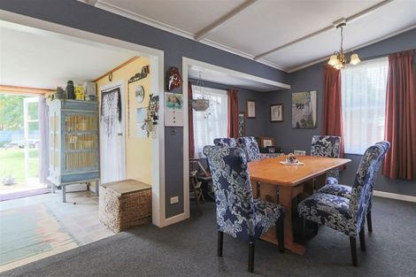 Photo of property in 13 Maire Street, Inglewood, 4330