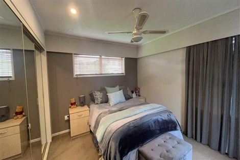 Photo of property in 9 Quibray Place, Botany Downs, Auckland, 2010