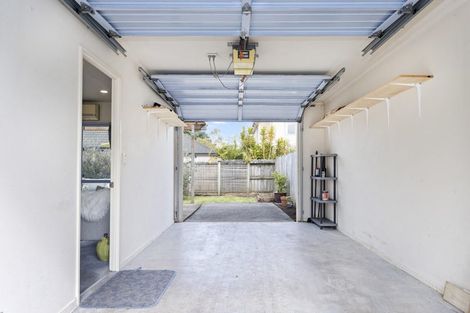 Photo of property in 14 Albizia Avenue, Henderson, Auckland, 0612