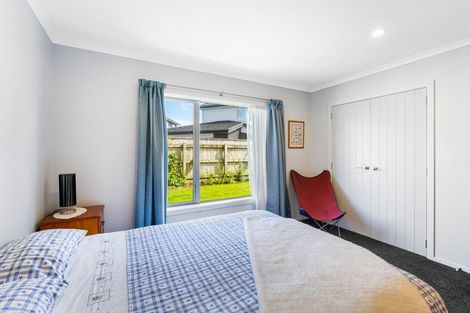 Photo of property in 38 Resolution Drive, Whitby, Porirua, 5024