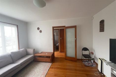 Photo of property in 4 Binsted Road, New Lynn, Auckland, 0600