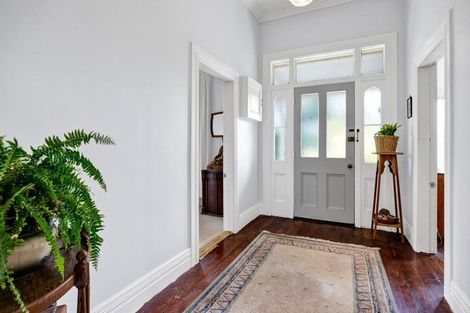 Photo of property in 207 Egmont Street, Patea, 4520