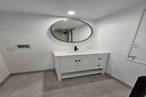 Photo of property in 19 Hutchinsons Road, Bucklands Beach, Auckland, 2014