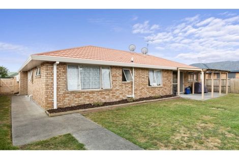 Photo of property in 10 Aldershot Place, Nawton, Hamilton, 3200