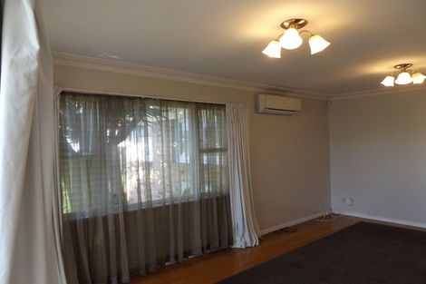Photo of property in 2/7 Queen Street, Papakura, 2110