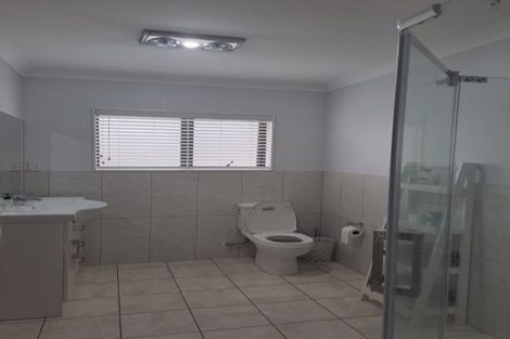 Photo of property in 2 Kirikiri Drive, Papakura, 2110