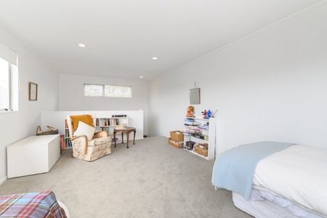 Photo of property in 2/87a Kowhai Road, Mairangi Bay, Auckland, 0630