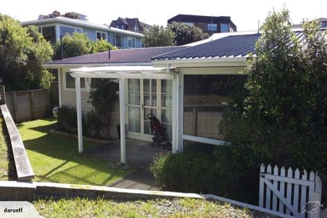 Photo of property in 202 Townsend Road, Miramar, Wellington, 6022