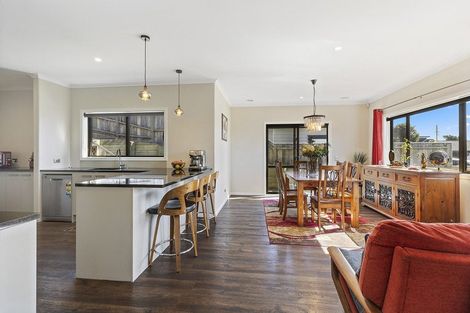 Photo of property in 13 Madeira Close, Whitby, Porirua, 5024