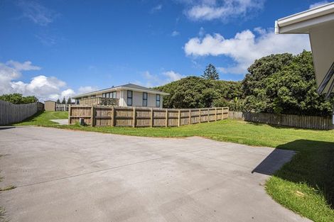 Photo of property in 23 Sunset Drive, Baylys Beach, Dargaville, 0377