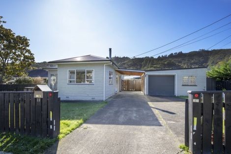 Photo of property in 33 Tawhai Street, Stokes Valley, Lower Hutt, 5019