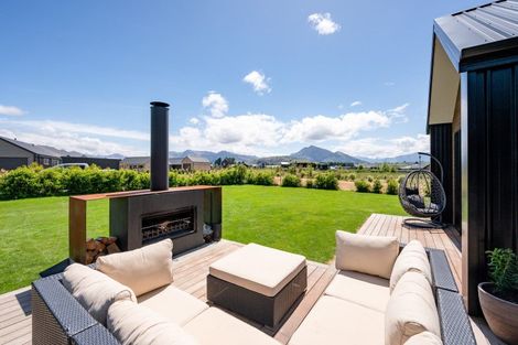 Photo of property in 672 Aubrey Road, Wanaka, 9305