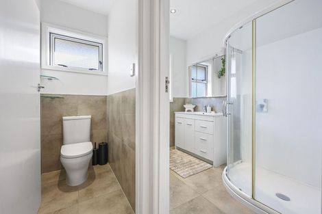 Photo of property in 73 Bradbury Road, Botany Downs, Auckland, 2010