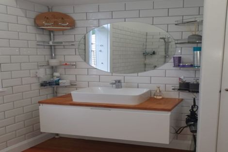 Photo of property in 2 Bayview Road, Paremata, Porirua, 5024