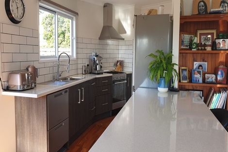 Photo of property in 14 Church Street, Kawakawa, 0210