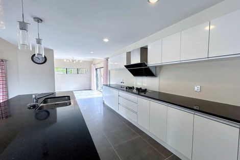 Photo of property in 21 Namsan Close, Fairview Heights, Auckland, 0632