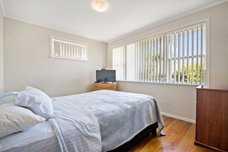 Photo of property in 19 Laura Street, Kelston, Auckland, 0602