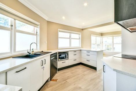 Photo of property in 8 Halberg Street, Papakura, 2110