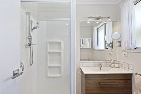 Photo of property in 1 Catamaran Way, Papamoa Beach, Papamoa, 3118