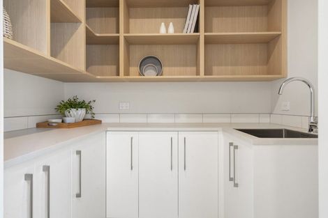 Photo of property in 55 Parkmore Drive, Rosehill, Papakura, 2113