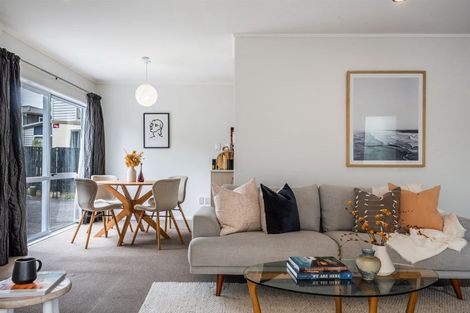 Photo of property in 14a Saffron Street, Birkdale, Auckland, 0626