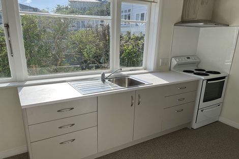 Photo of property in 22 Hawker Street, Mount Victoria, Wellington, 6011